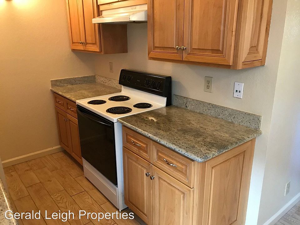 2nd image of 412 Dela Vina Ave APT 7