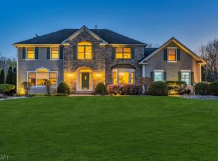 21 Fieldpointe Dr, Branchburg, NJ 08876