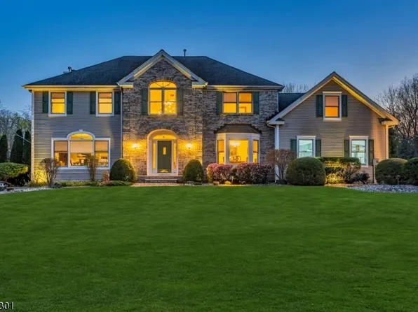 21 Fieldpointe Dr, Branchburg Twp., NJ 08876