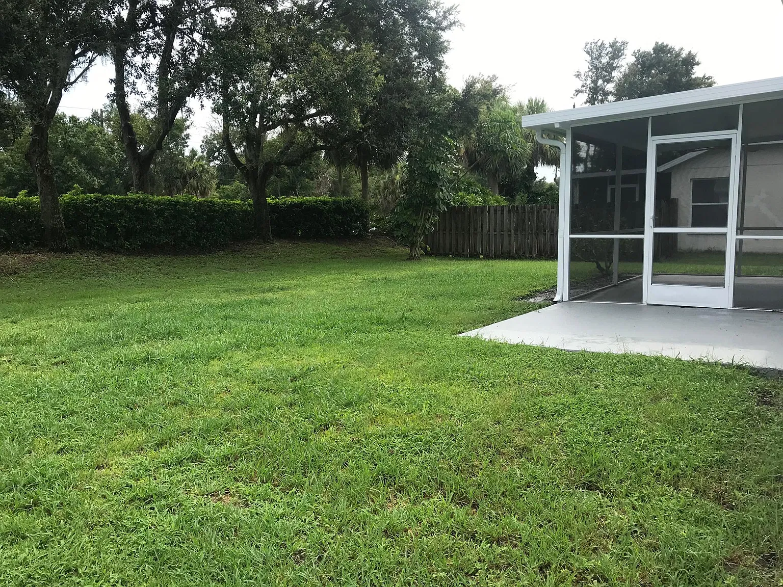 3 bed, 1062 sqft, $2,000 — Photo 2