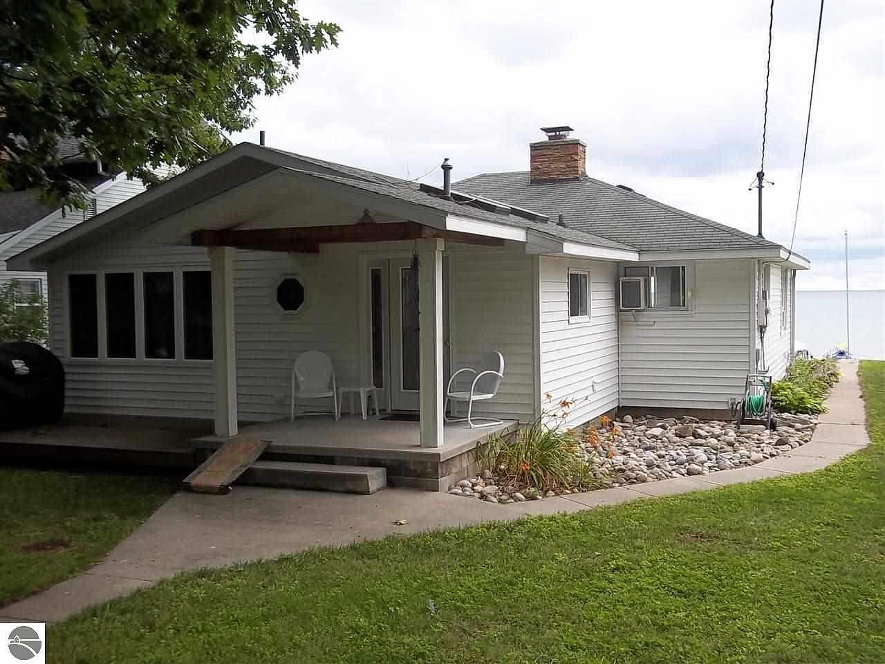 1605 Douglas Dr, Tawas City, MI 48763 Zillow