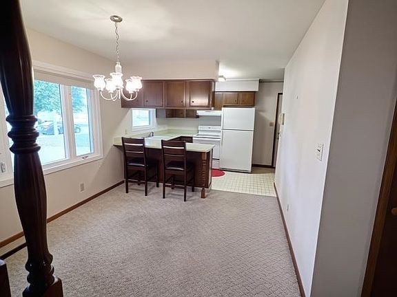 5th image of 12 Clover Ln