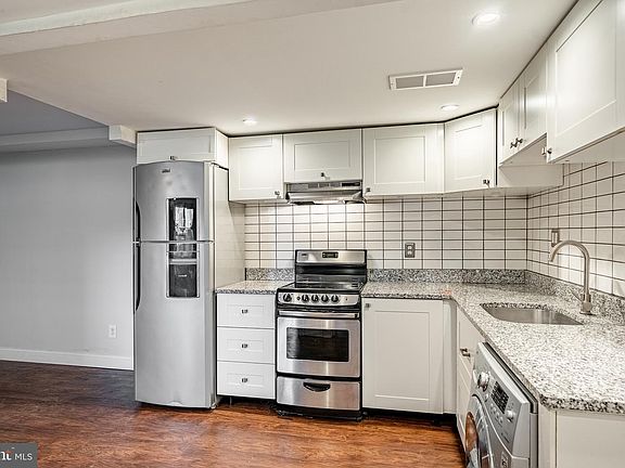 4th image of 117 Railroad Ave #10