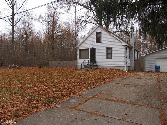 2nd image of 4210 Seneca Ave