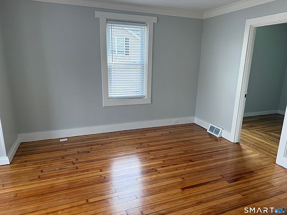 3rd image of 159 Hickory St