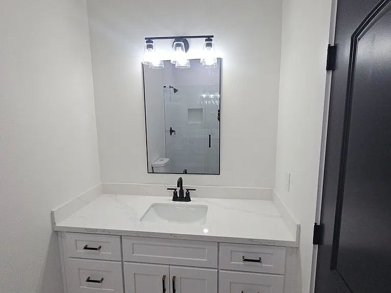 8101 Venus St — Photo 25