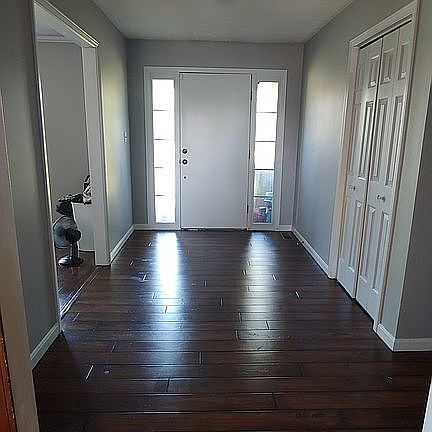 Foyer Laminate Flooring