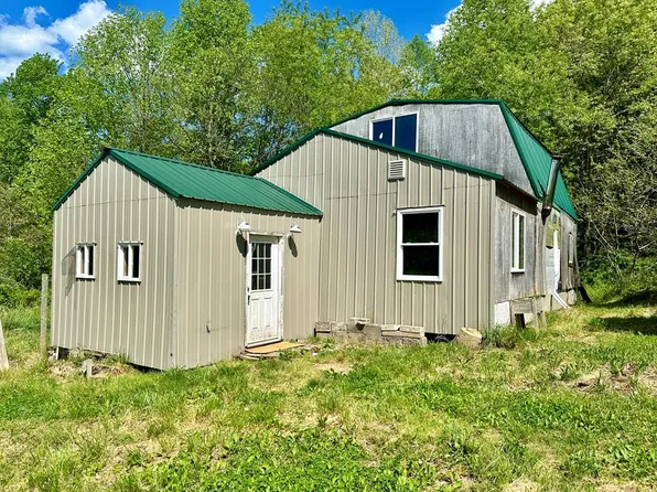 405 Pickens Rd, Patriot, OH 45658