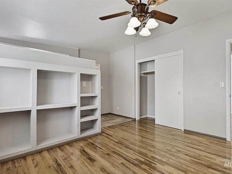 2504 S Annett St — Photo 9