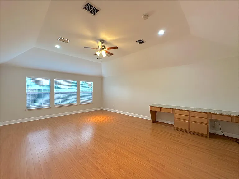 1579 Poets Way — Photo 9