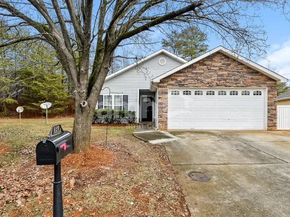 137 Cameron Way Cir, Winston Salem, NC 27103