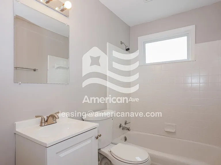 1477265_008_main_bathroom_12854514.jpg