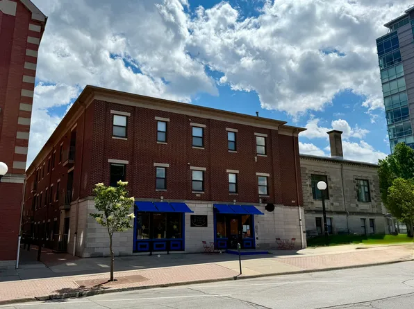 307 E College St, Iowa City, IA