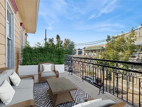 2nd image of 1930 Burgundy St #1930