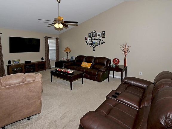 5th image of 26 Sonnet Ct