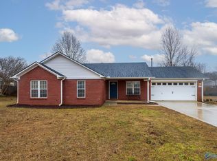 239 Falcon Ridge Dr, Huntsville, AL 35811