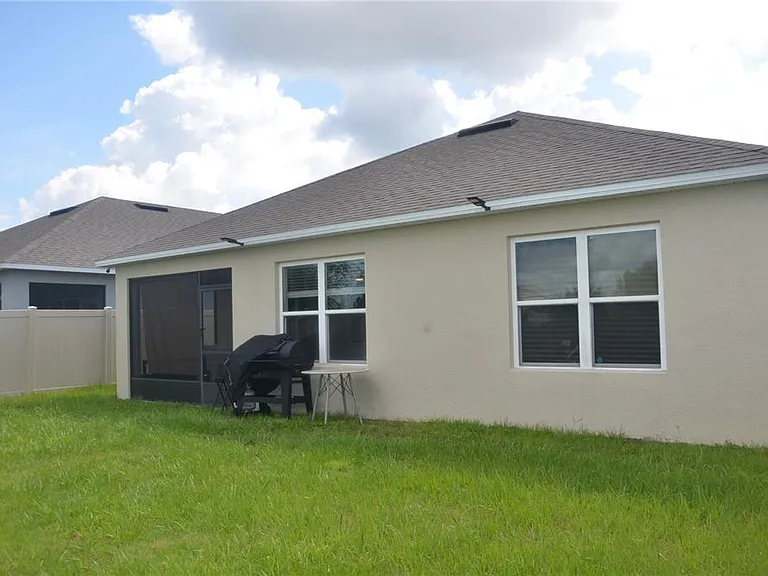 511 Noble Ave — Photo 17