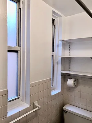 Rented by LJ Sloane Management | media 45