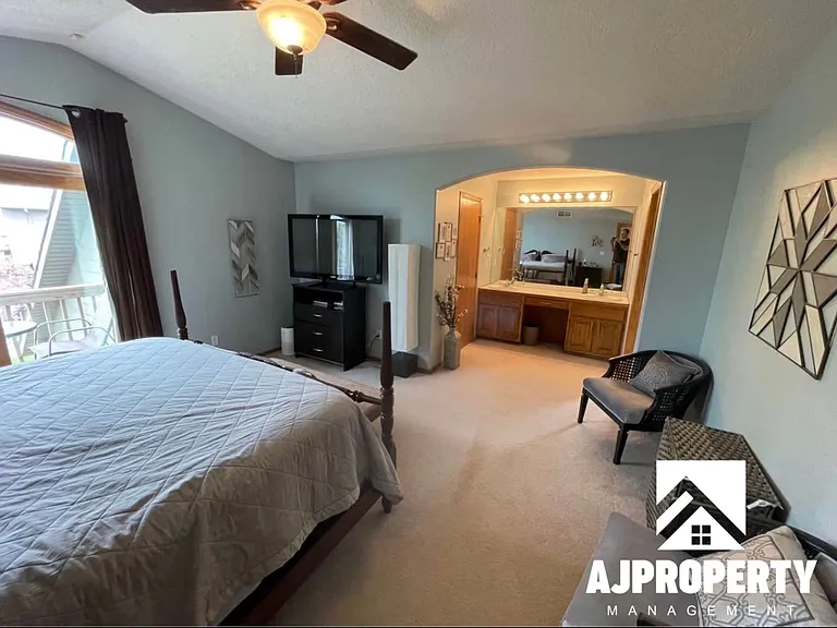 3105 S Dawley Cir #CIRCLE1 — Photo 25