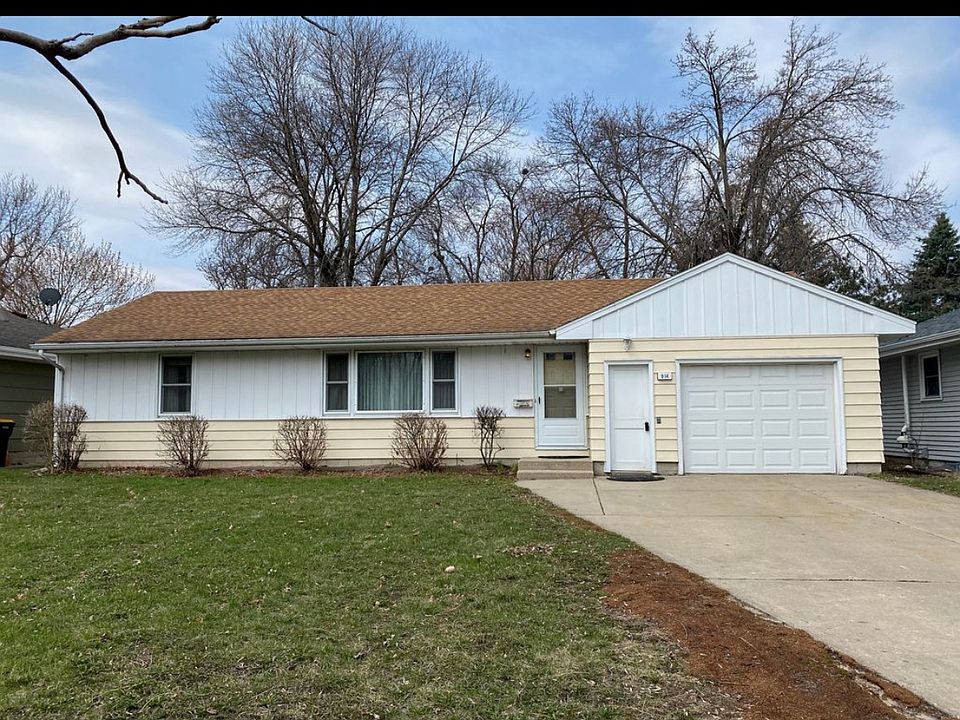 2nd image of 914 Sommerville St S #1