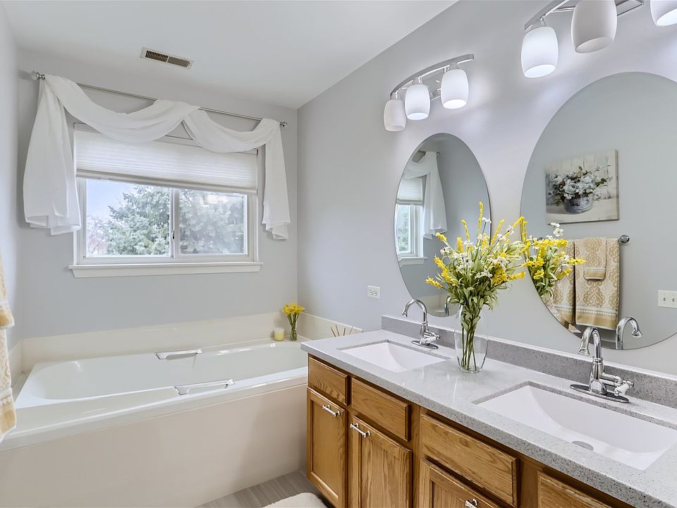 2nd image of 822 Coronado Ct