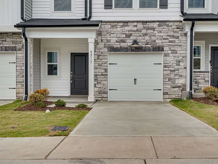 4213 Bryson Dr — Photo 2
