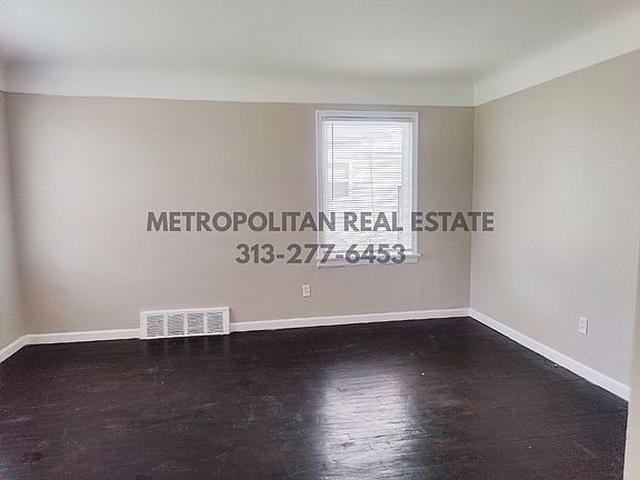 3rd image of 26721 Carlysle St