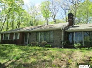 367 W Hills Rd, Huntington, NY 11743