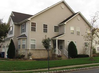 78 Heatherwood Dr, North Brunswick, NJ 08902