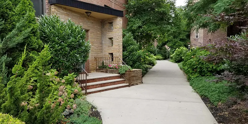 Rented by Chase Global Realty Corp | media 10