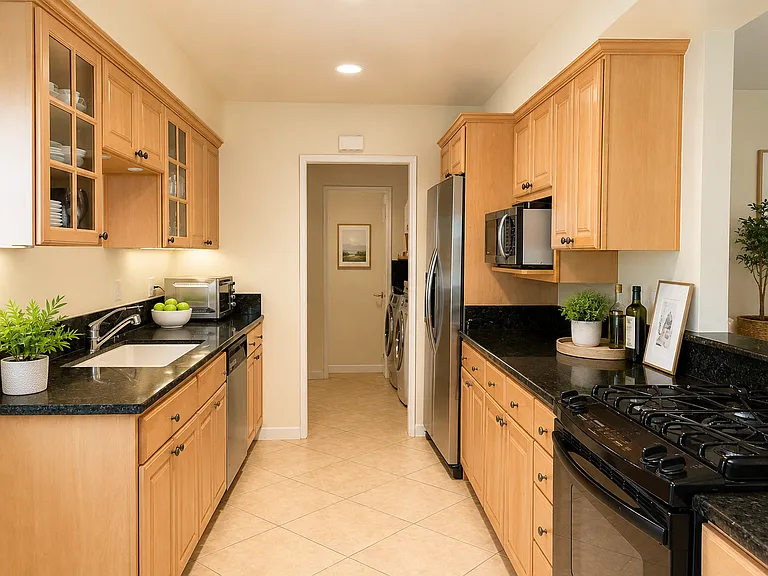 11535 Sophia Ave — Photo 2