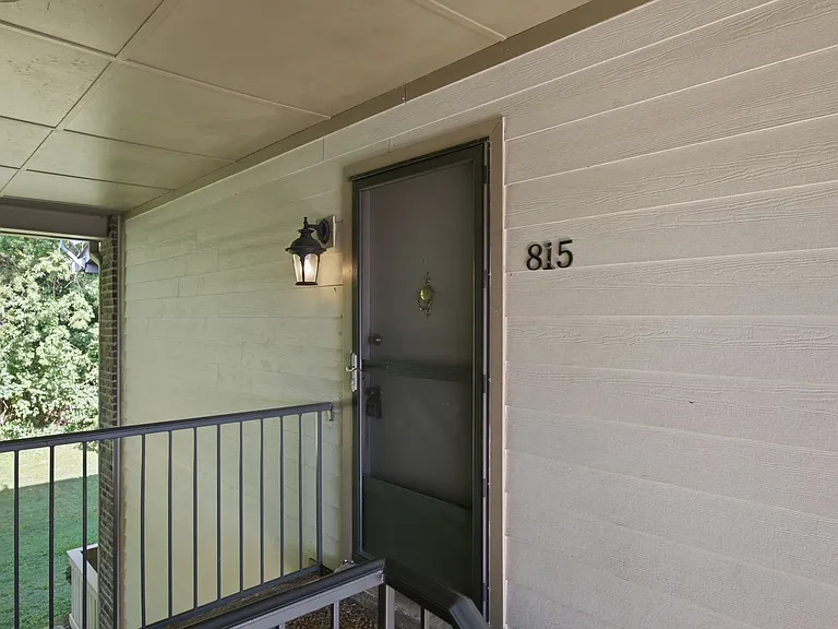 815 Ashlawn Pl — Photo 24