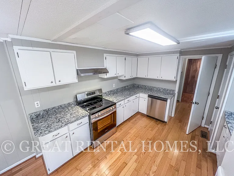 201 Chesterfield Pl — Photo 11