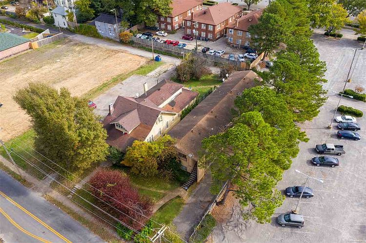 2nd image of 116 N Bellevue Blvd