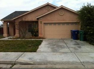 927 Perkins Ave, Madera, CA 93637