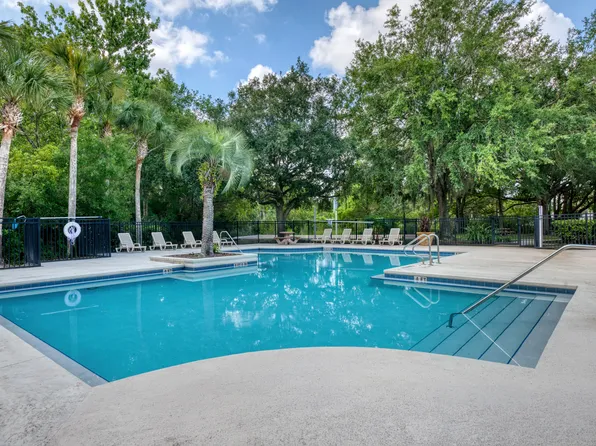 Ridge Club Apartments