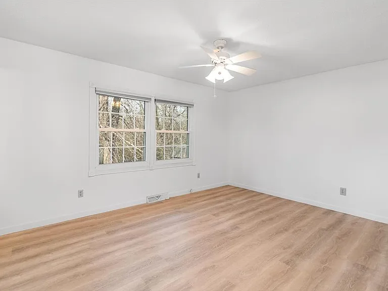 919 Forest Dr — Photo 11