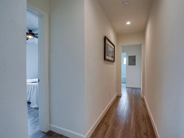 11853 Manor Dr — Photo 16
