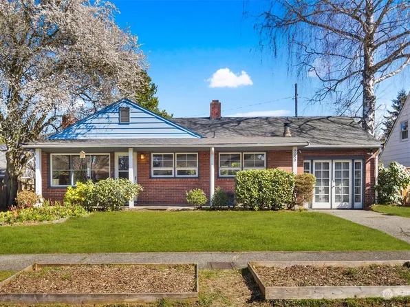 8050 42nd Avenue NE, Seattle, WA 98115