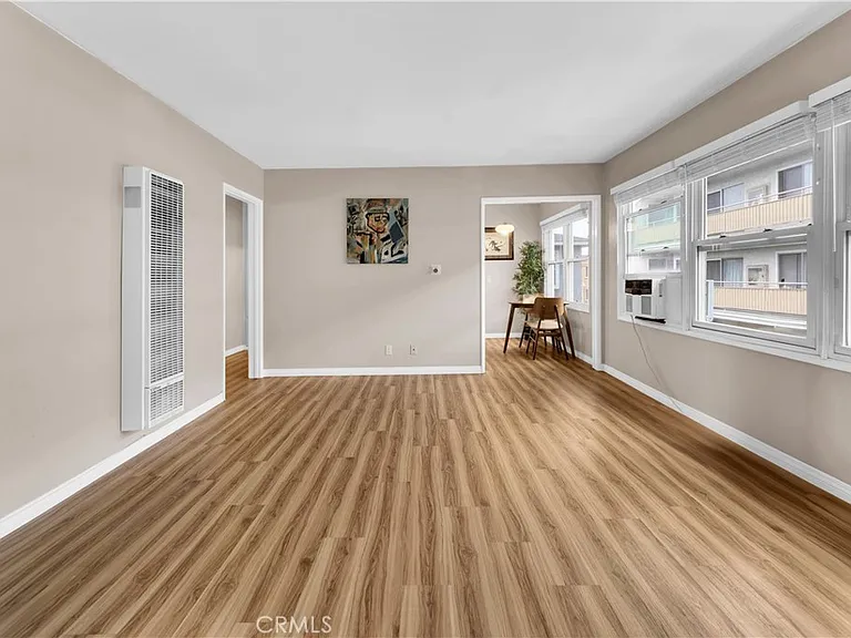 1250 E 1st St #7 — Photo 7