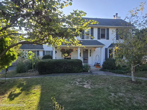712 Holmdel Road, Holmdel, NJ 07733