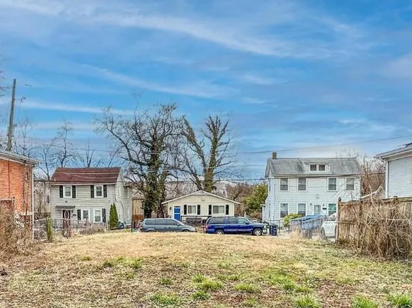 5908 Burgundy St, Capitol Heights, MD 20743