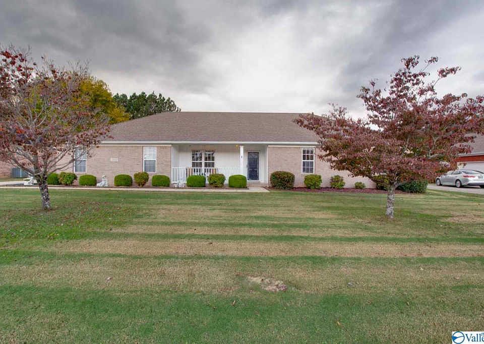 1st image of 108 Chambray Dr