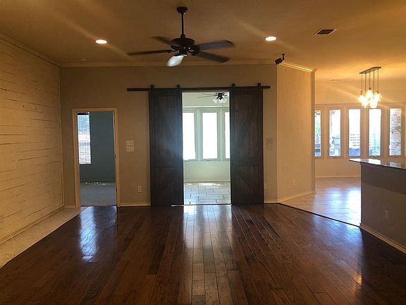 2nd image of 1811 Artesia Ct