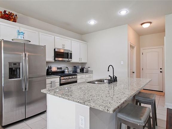 5th image of 1141 Burgess Dr