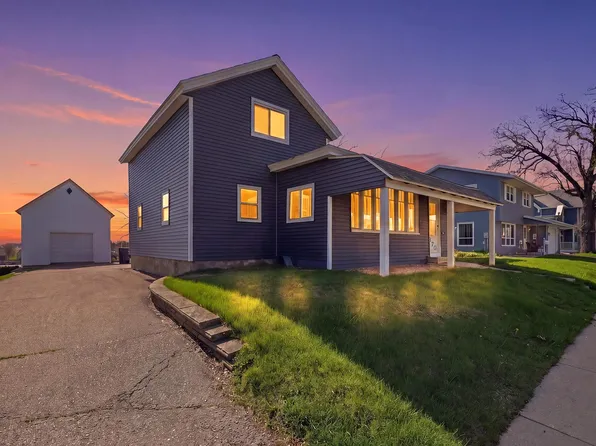 370 N Main St, Juneau, WI 53039