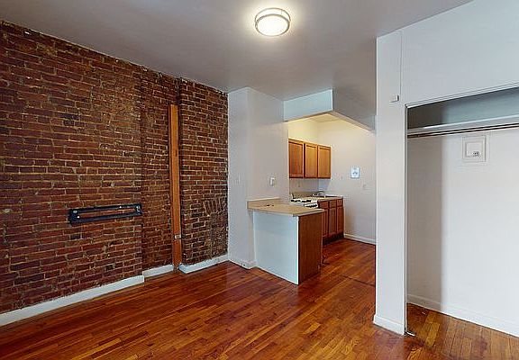 5th image of 538 W 47th St APT 3A