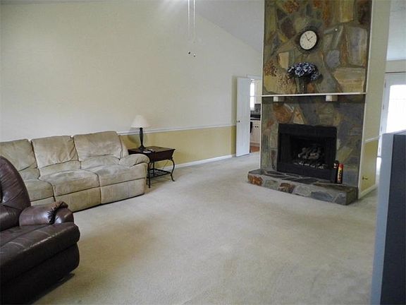 3rd image of 327 Knollwood Ln