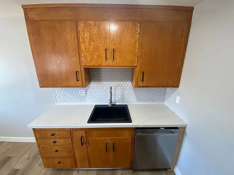 150th Avenue Apartments — Photo 4