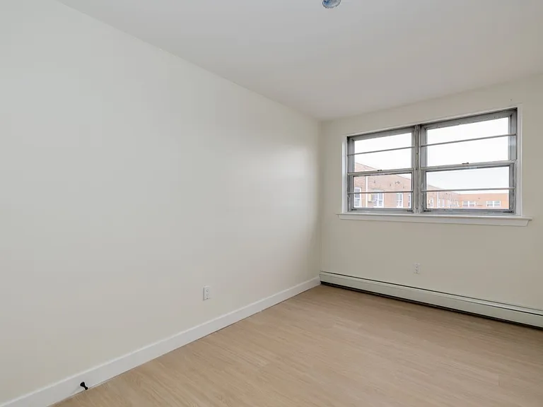 Tyson Arms Apartments — Photo 16